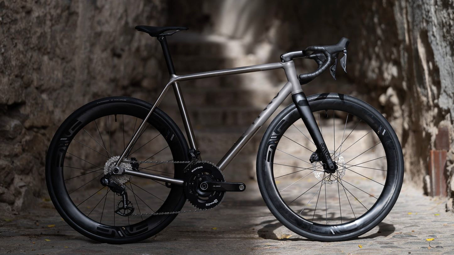 RIZZO - Titanium Custom Builds