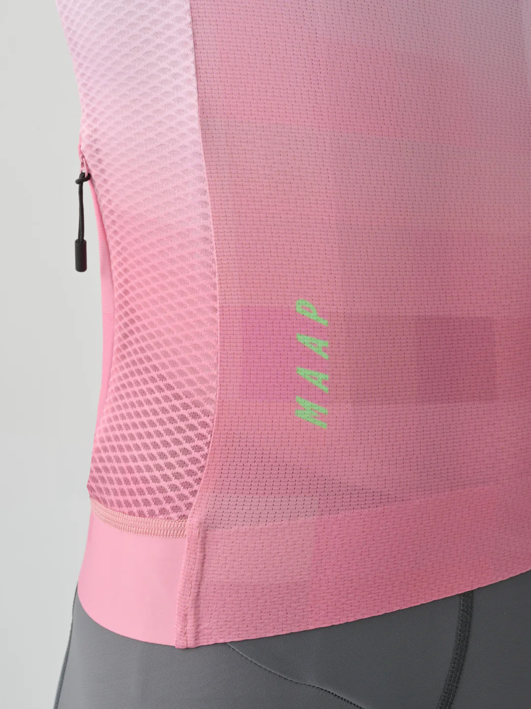 MAAP - Men's Blur Pro Air Jersey 3.0 - Rosa - Nuremberg, Germany - Pocket detail view