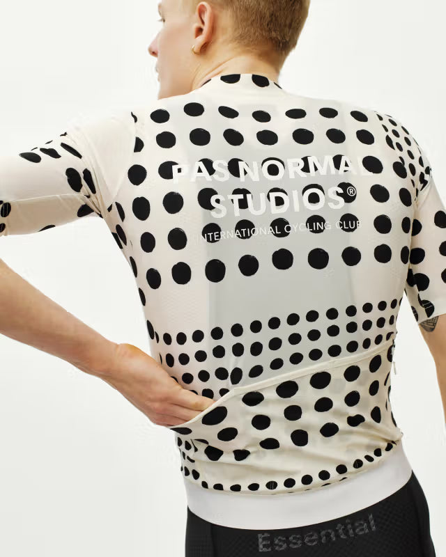 Pas Normal Studios - Essential Trikot für Herren - Dot Off White