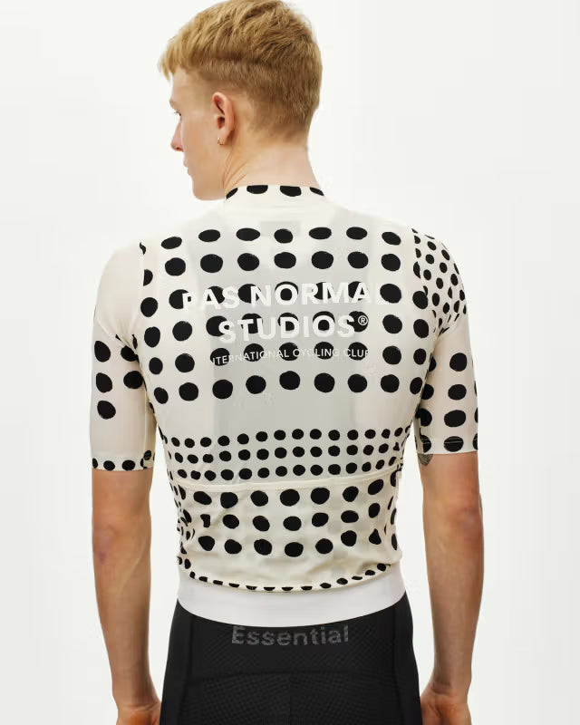 Pas Normal Studios - Essential Trikot für Herren - Dot Off White