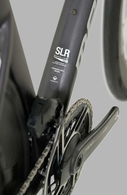 Megamo - Pulse Black SLR 2026