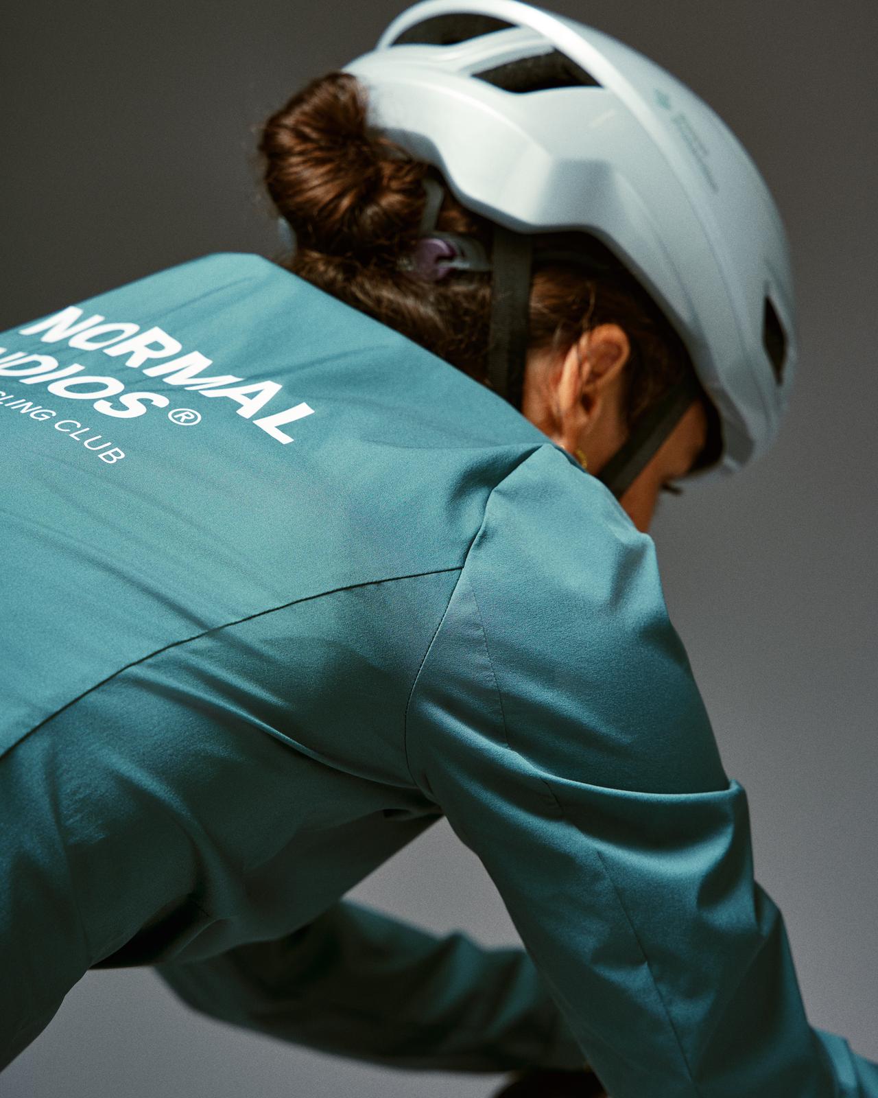 Pas Normal Studios - Women's Mechanism Stow Away Jacket - Grey Teal - Nuremberg Germany - Shoulder detail 