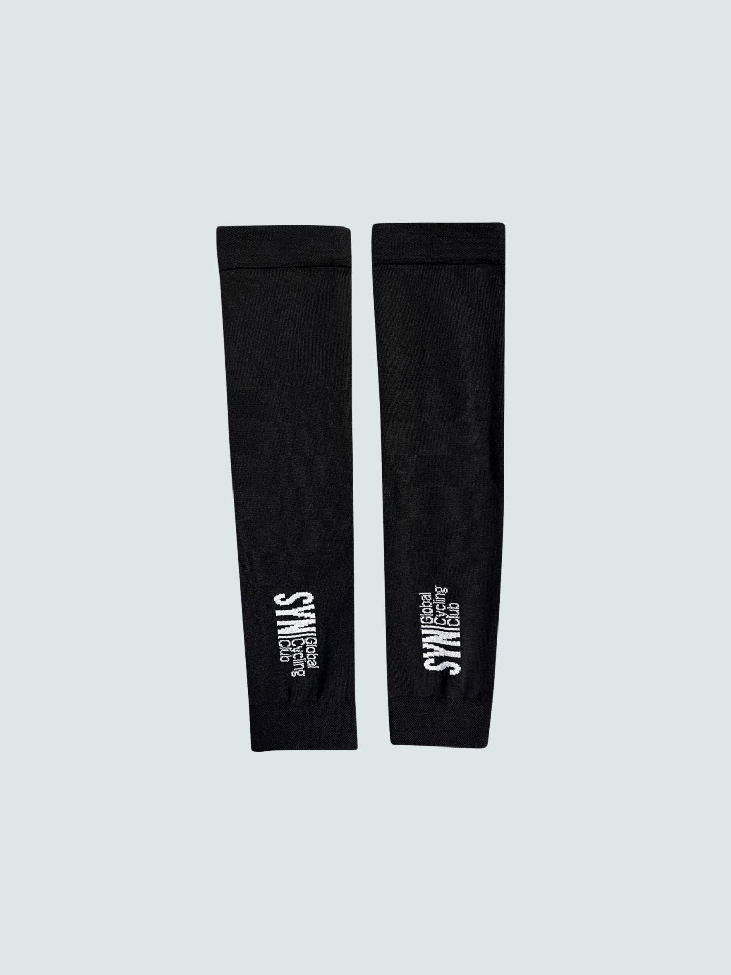 SYN - Men's Seamless Arm Warmers - Black - Nuremberg, Germany - Full view 2