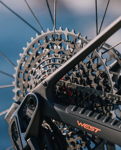 Megamo - West 2027 - Nude Black