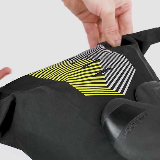 Racing Saddle Pack (5L) - nuremberg, germany video