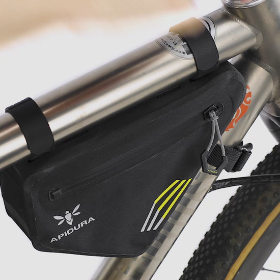 APIDURA - Racing Frame Pack (1L) - muremberg, germany video