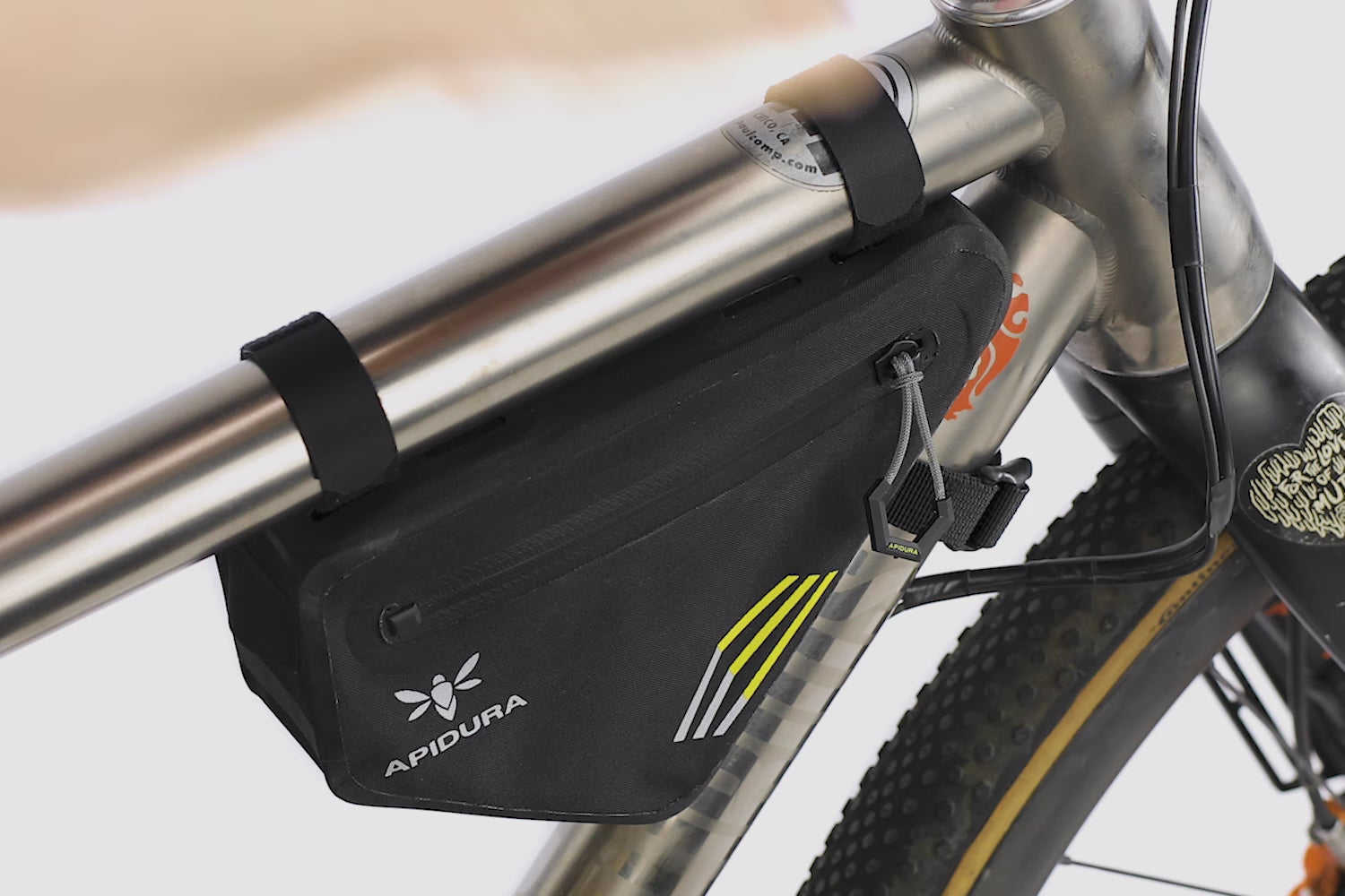 APIDURA - Racing Frame Pack (1L) - muremberg, germany video