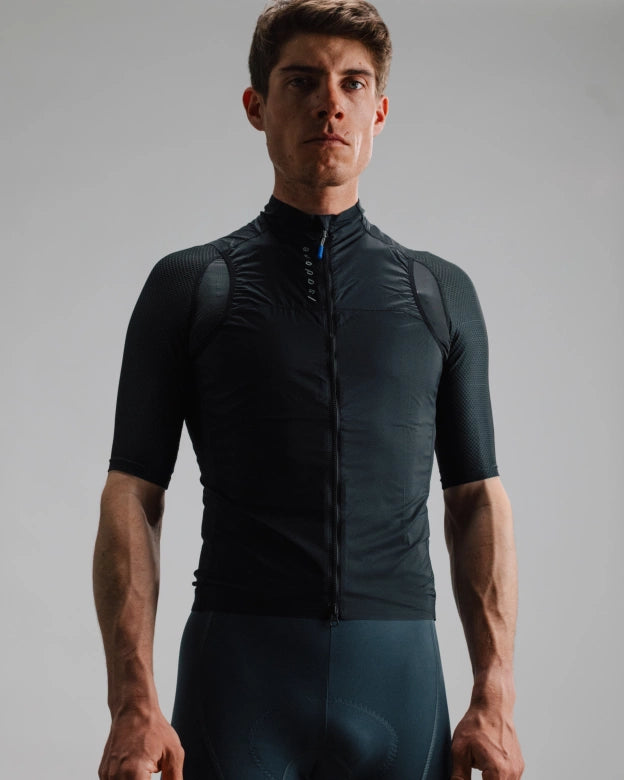 ISADORE - Men's Ultralight Wind Gilet - Black/Lunar Rock - Nuremberg, Germany 